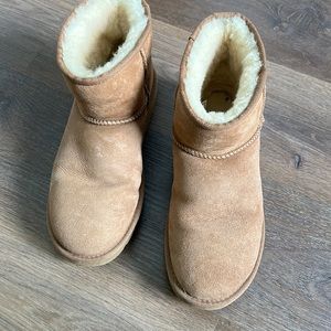 Men size 8 UGG boots